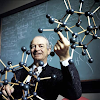 Linus Pauling: Carreira Acadêmica, Prêmios Nobel e a Vitamina C