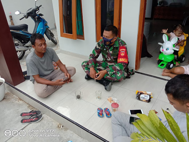 Komsos Dengan Ketua RT Untuk Lebih Meningkatkan Kedekatan Babinsa Dan Warga