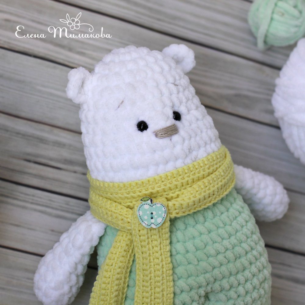Crochet toy bear amigurumi