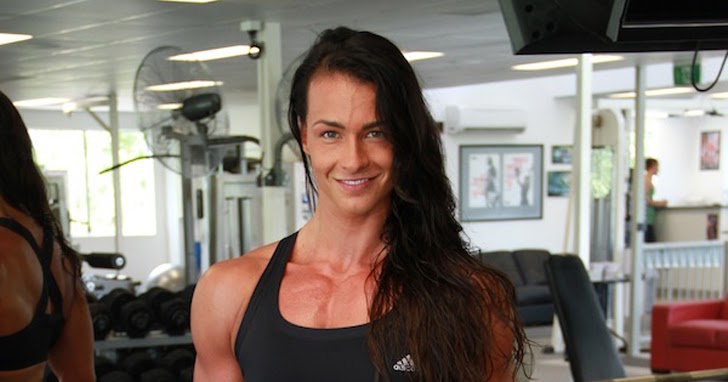 Cindy Landolt Posing Her Shredded Arms And Abs At The Gym Female Muscle Guide