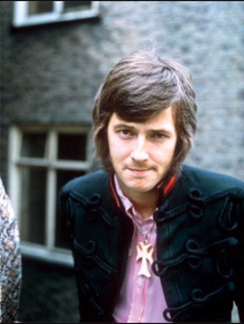 30 Fascinating Vintage Photographs of a Young Eric Clapton ...