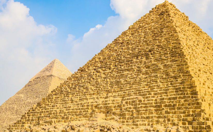 Формы пирамид в древнем египте. Пирамида Хуфу Египет. Пирамида Хеопса. Пирамида Хефрена. Пирамида Хеопса пирамиды Гизы.