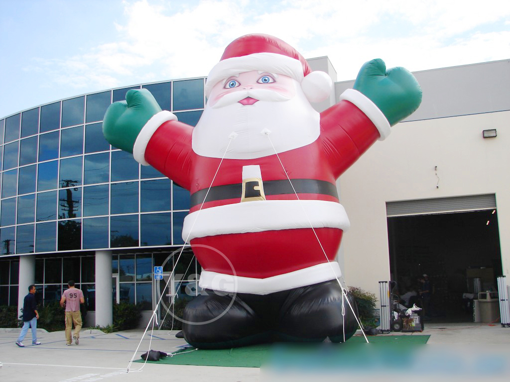 Best giant inflatable Santa Claus collection.