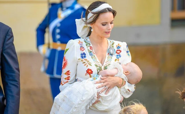 Princess Sofia wore ETRO Santa Barbara Floral A-Line Long Puff-Sleeve Maxi Dress