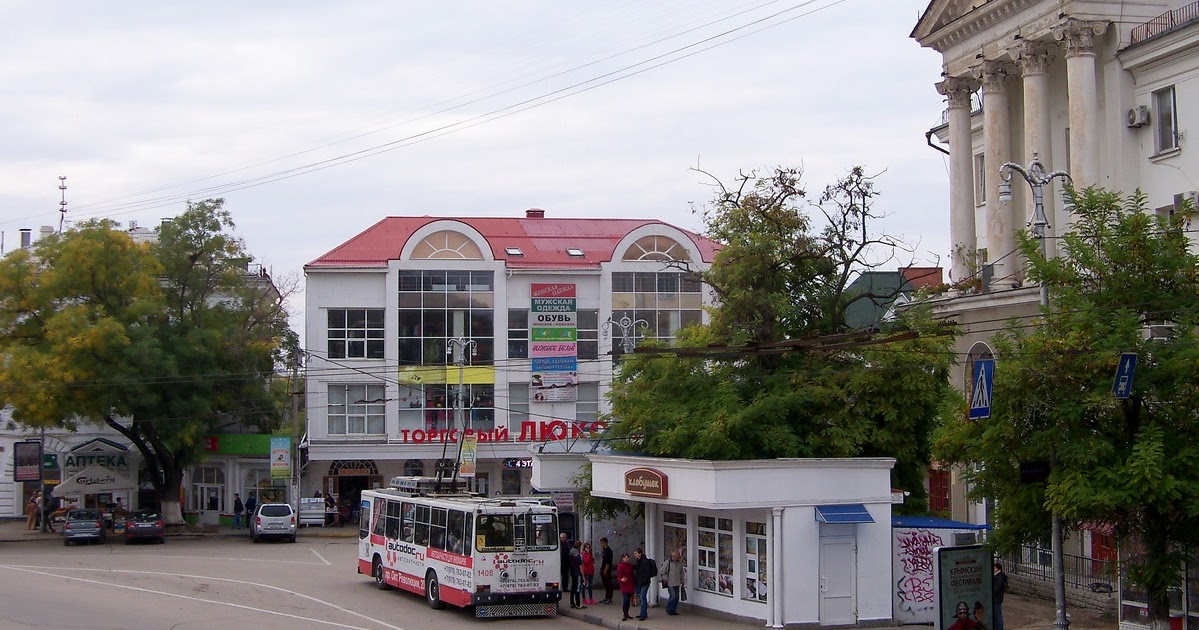 Улица Героев Севастополя - одна из старейших улиц города, расположена в Нахимовс