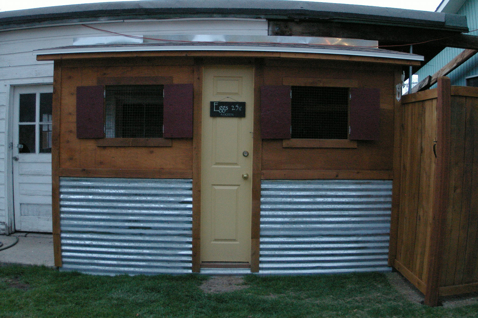 Backyard Farming: Chicken Coops on the Cheap