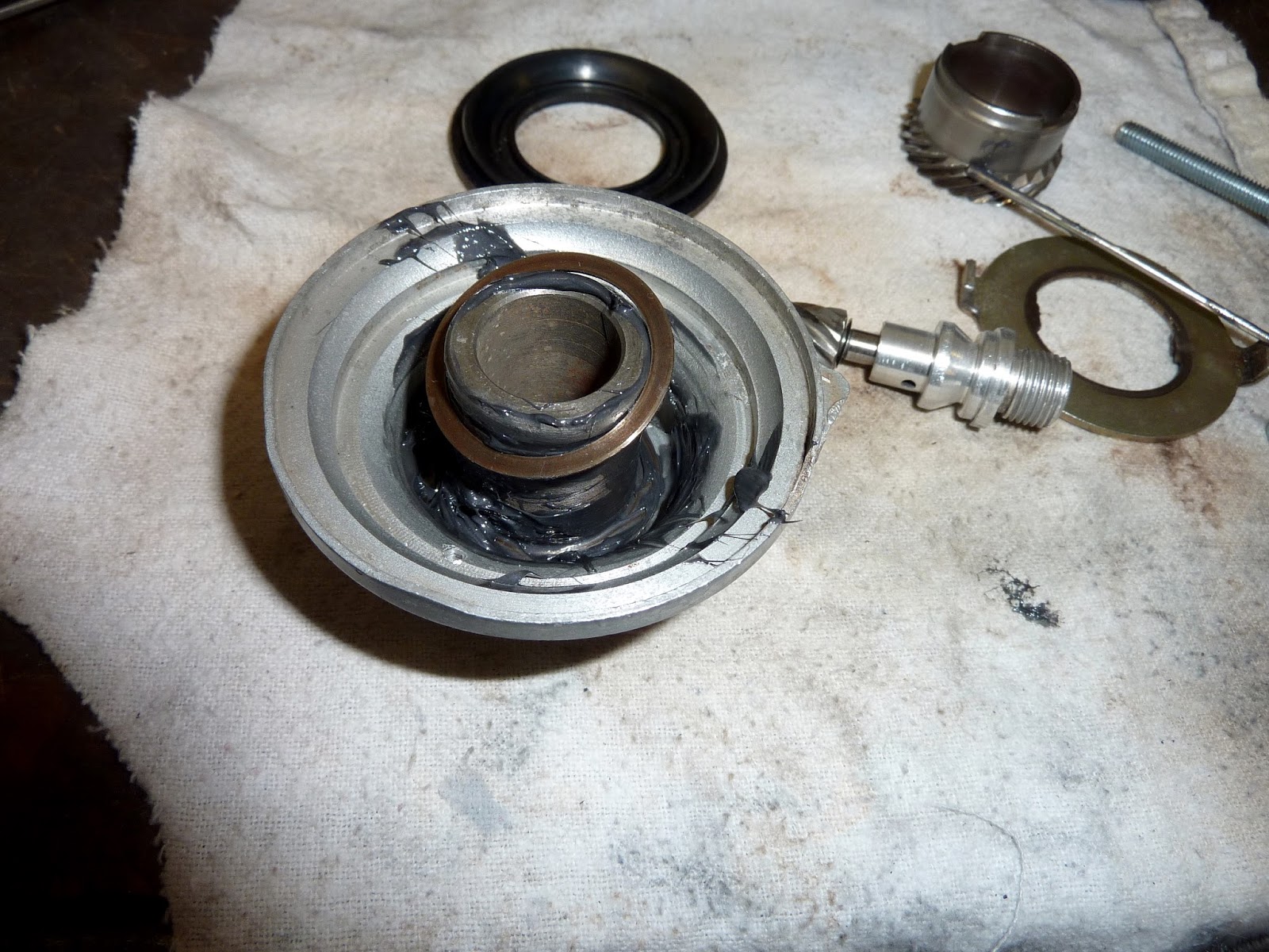 BikeTech7 Greasing The Suzuki Speedo Drive.