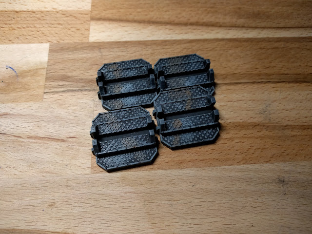 Heavy targeted stipple Army Painter Leather Brown Introducing some weathering with targeted stippling