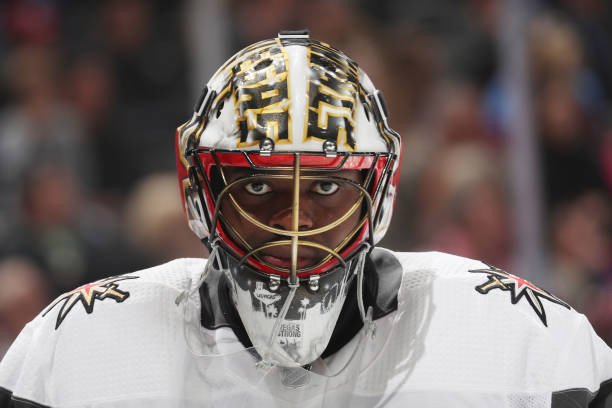 Malcolm Subban pays tribute to a Blackhawks legend with latest mask artwork  - HockeyFeed