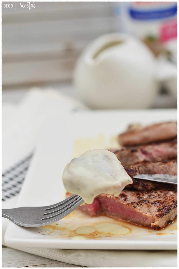 solomillo de cerdo con salsa roquefort- salsa roquefort con leche evaporada- salsa roquefort sin nata (crema de leche)- salsa roquefort receta- salsa roquefort endivias