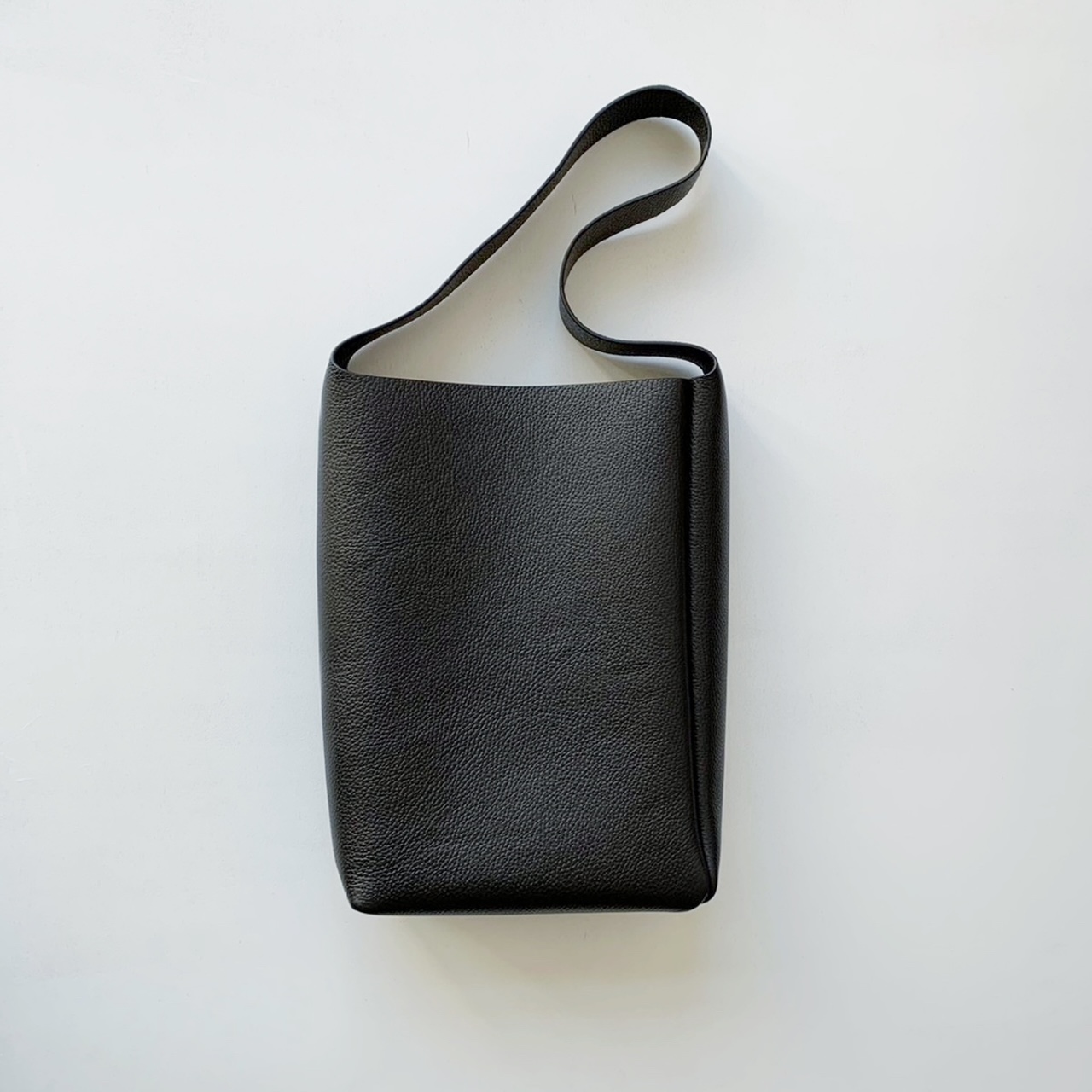 SALE／95%OFF】 Aeta アエタ PG02 PG LEATHER SHOULDER M バッグ