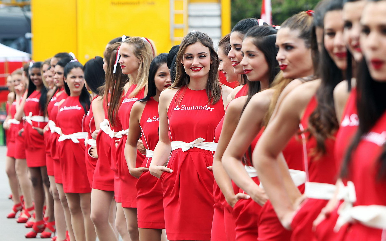 2012 SPAIN GP: GIRLS IN BARCELONA - FORMULA 1