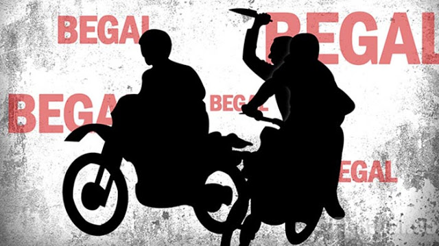 Lucu Tapi Tragis, Pelaku Begal Ini Bunuh Diri Setelah Tahu Yang Dibegal Anaknya Sendiri Lucu Tapi Tragis, Pelaku Begal Ini Bunuh Diri Setelah Tahu Yang Dibegal Anaknya Sendiri