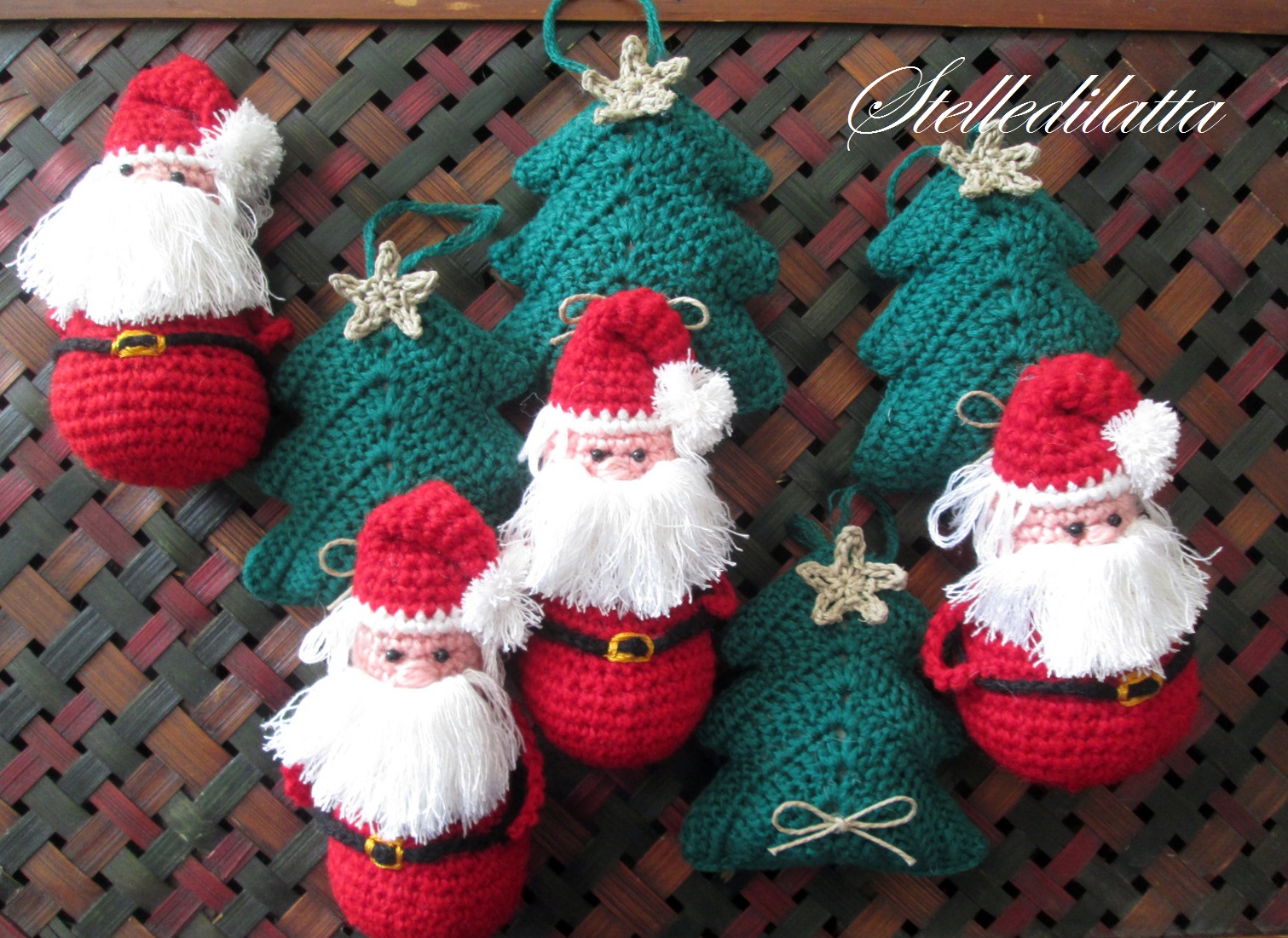 Stelledilatta Babbi Natale E Alberelli Amigurumi
