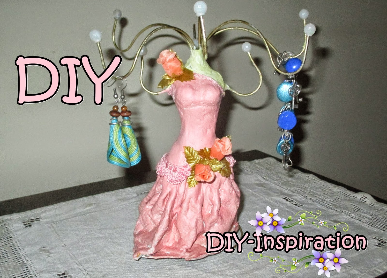 DiyInspiration DIY MANIQUI JOYERO CON MATERIAL