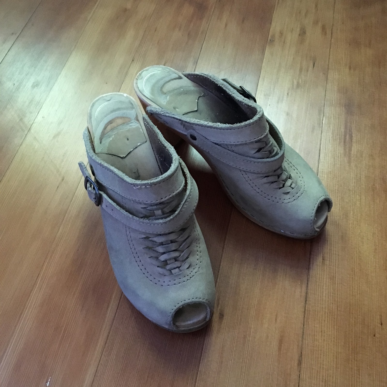 no 6 heidi woven clog