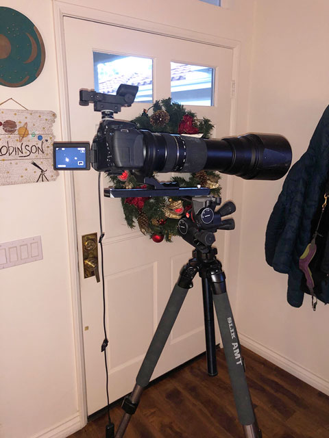 Ready to go out with tripod mounted DSLR with 600 mm telephoto lens (Source: Palmia Observatory)