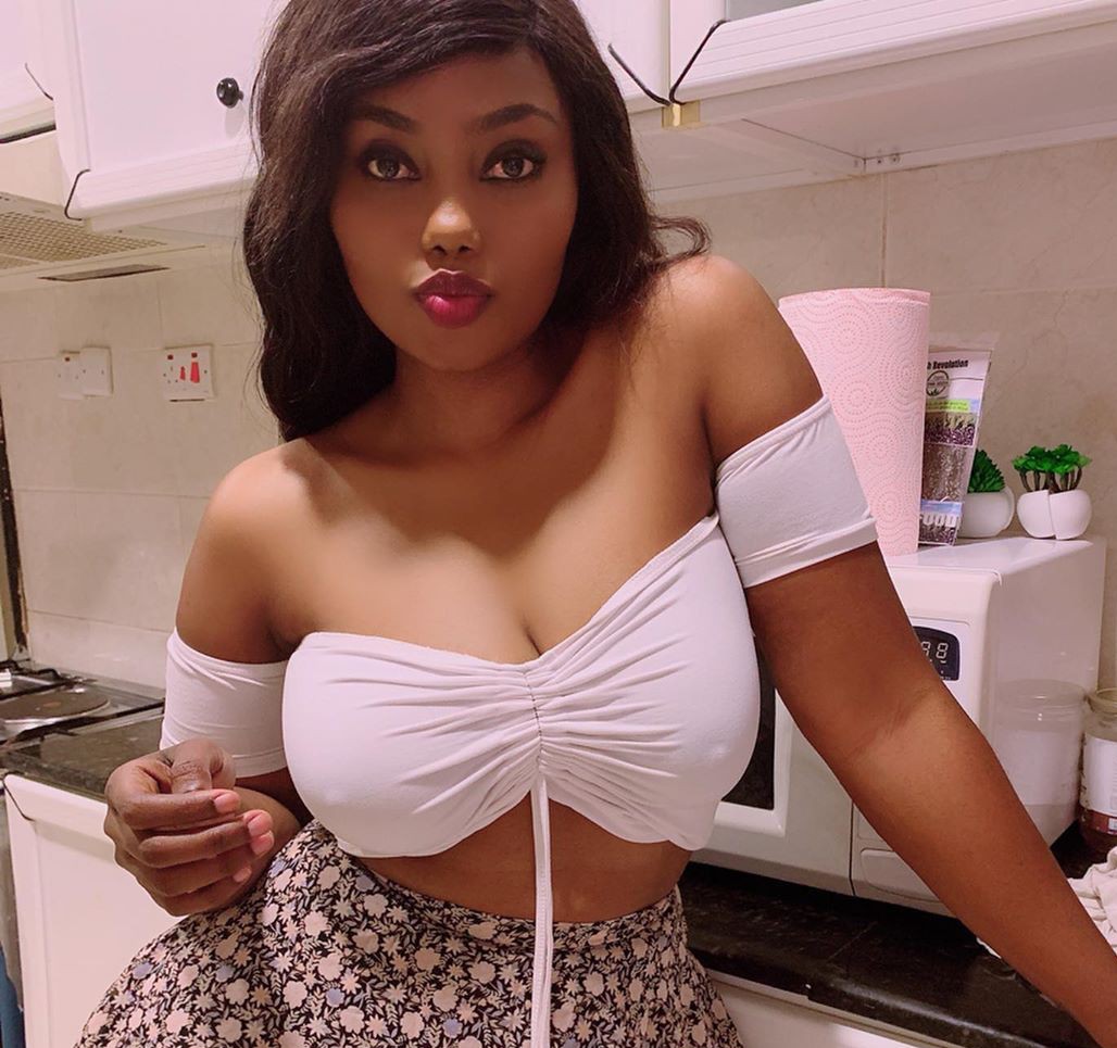 African Bubble Booty Bombshell Sanchi Flaunts Her Sweet Melons And Big Booty Online Whiles In The Kitchen Cooking
