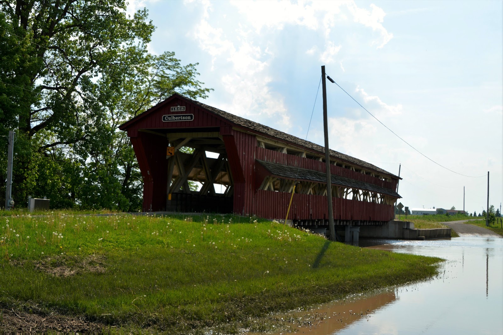 COVERED BRIDGES IN OHIO + CULBERTSON/WINGET RD. COVERED BRIDGE/MILFORD CENTER, OHIO