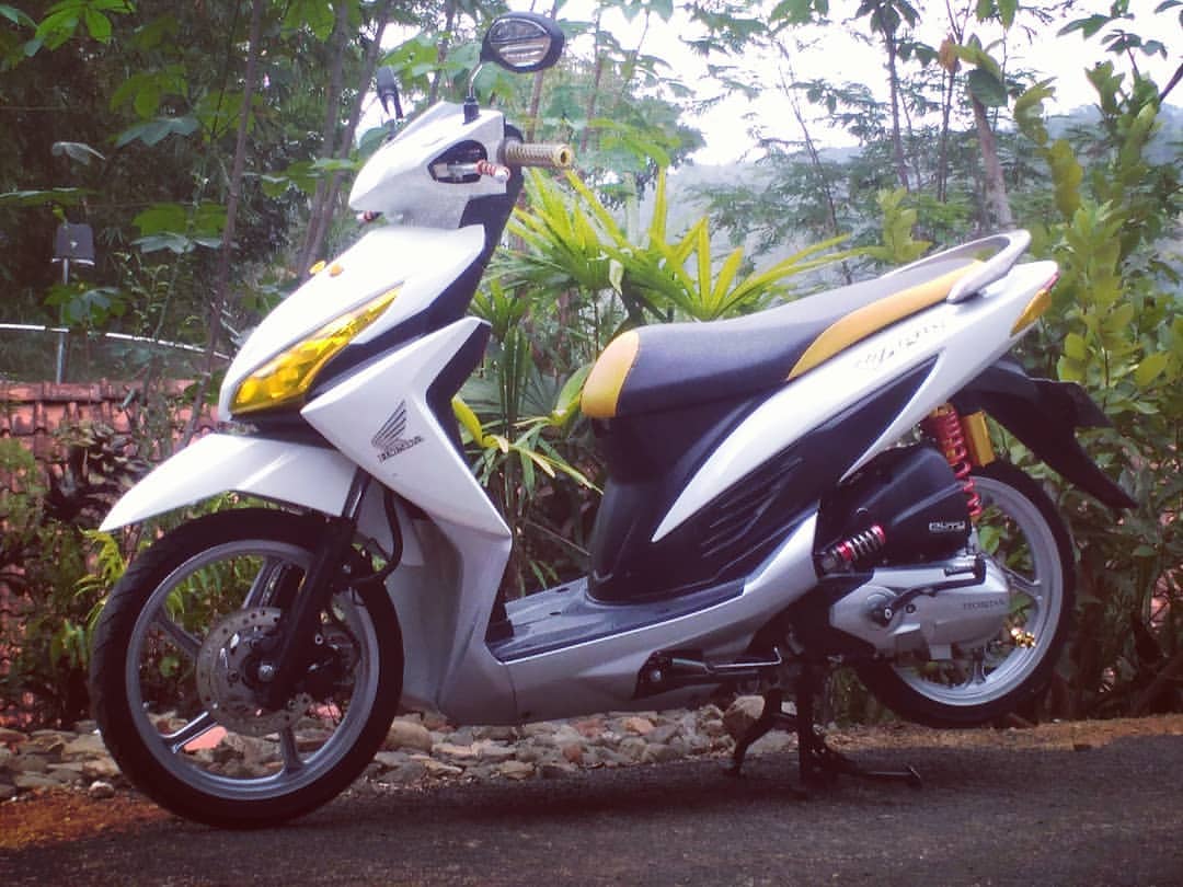 Ide Modifikasi Vario 110 Fi Led Jari Jari Ring 14 Terfavorit