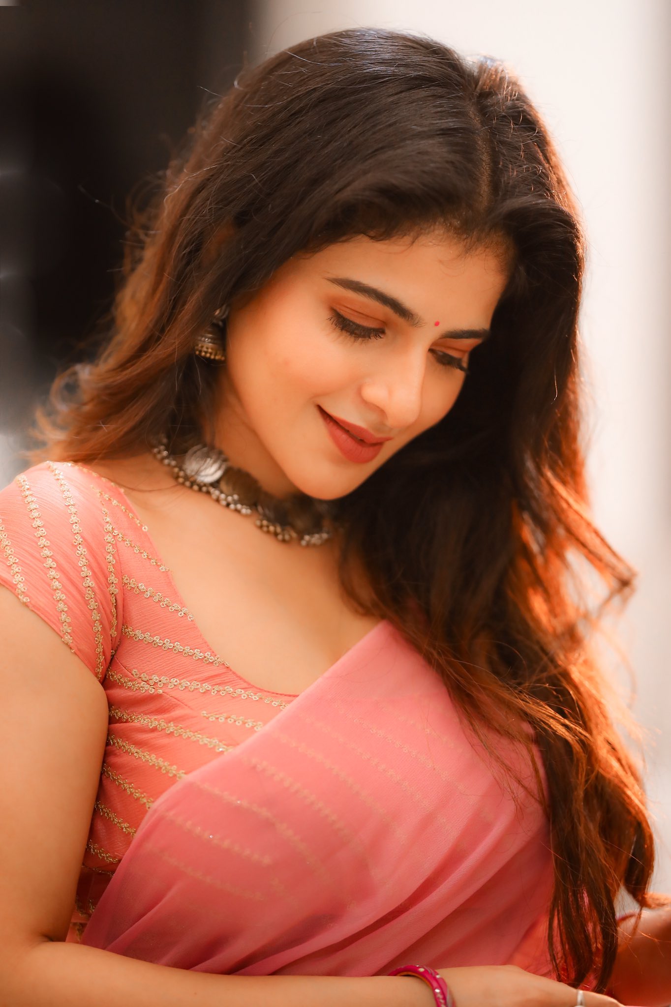 Iswarya Menon Latest Photoshoot Pictures , Iswarya Menon Latest Photoshoot 2021, Iswarya Menon Sexy Latest Photoshoot,Iswarya Menon boobs