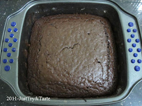 Membuat Cake Coklat Praktis Dalam Satu Wadah Saja