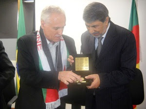 Deputado Raul Carrion presta homenagem ao Embaixador palestino