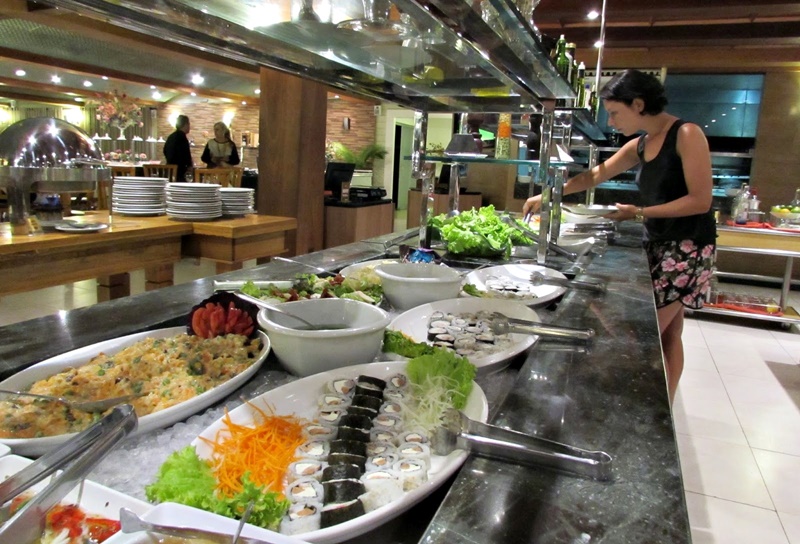 Tem Que Ir Dallas Grill Churrascaria Rodizio Em Fortaleza As a thoroughbred brazilian, i can confirm that a churrascaria is the establishment where brazilian barbecue is served. tem que ir dallas grill churrascaria