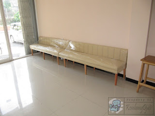 Sofa, Minibar, Meja Kasir Untuk Vape Store ( Furniture Semarang )