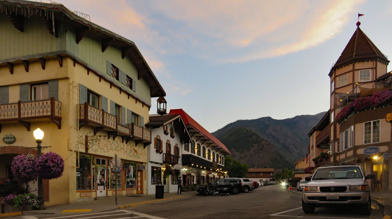 Rolling in an RV Wheelchair Traveling...... Leavenworth, WA