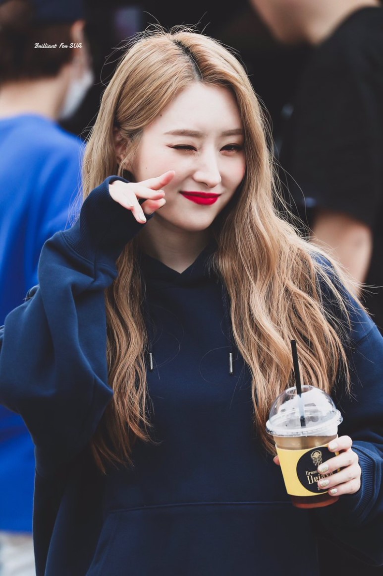 할로윈 기념 페니와이즈 코스프레 했던 여돌 | 인스티즈