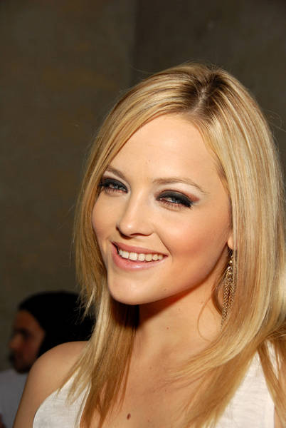 download wallpaper, pictures, aplication, video clip, and movies