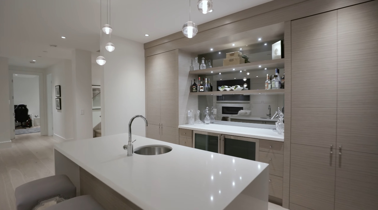 74 Photos vs. Luxury Contemporary Home In West Vancouver Interior Design Tour