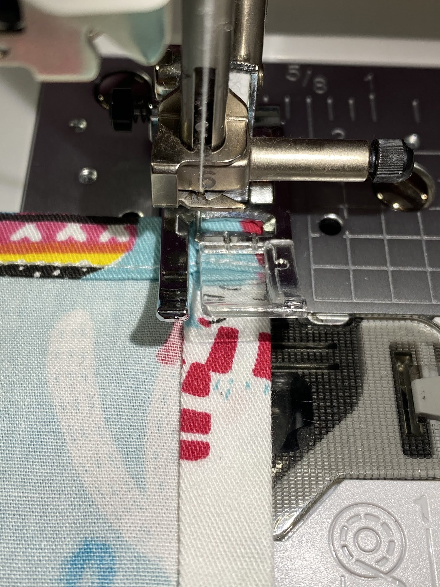 Learning To Sew Sewing On Fabric With Pivots And Curves Thread Insight