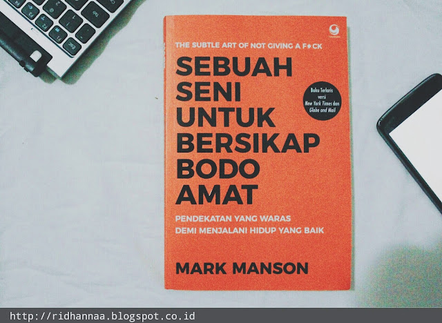 50+ Cover Buku Sebuah Seni Untuk Bersikap Bodo Amat