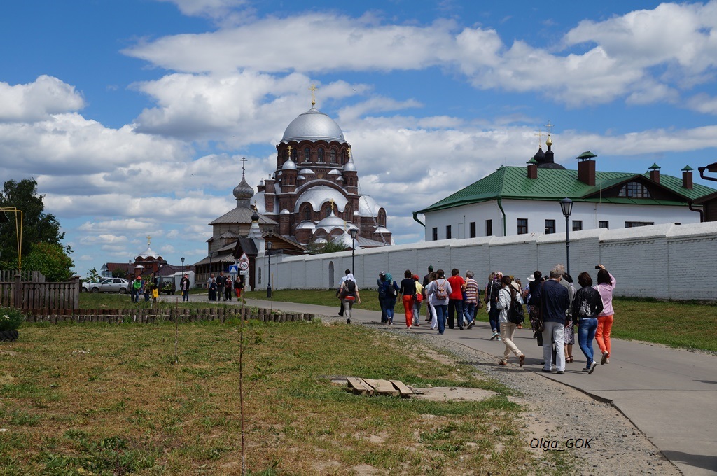 Озеро свияжск казань. Свияжск школа. Свияжск артель. Прогноз погоды в свияжске. Улицы свияжска.