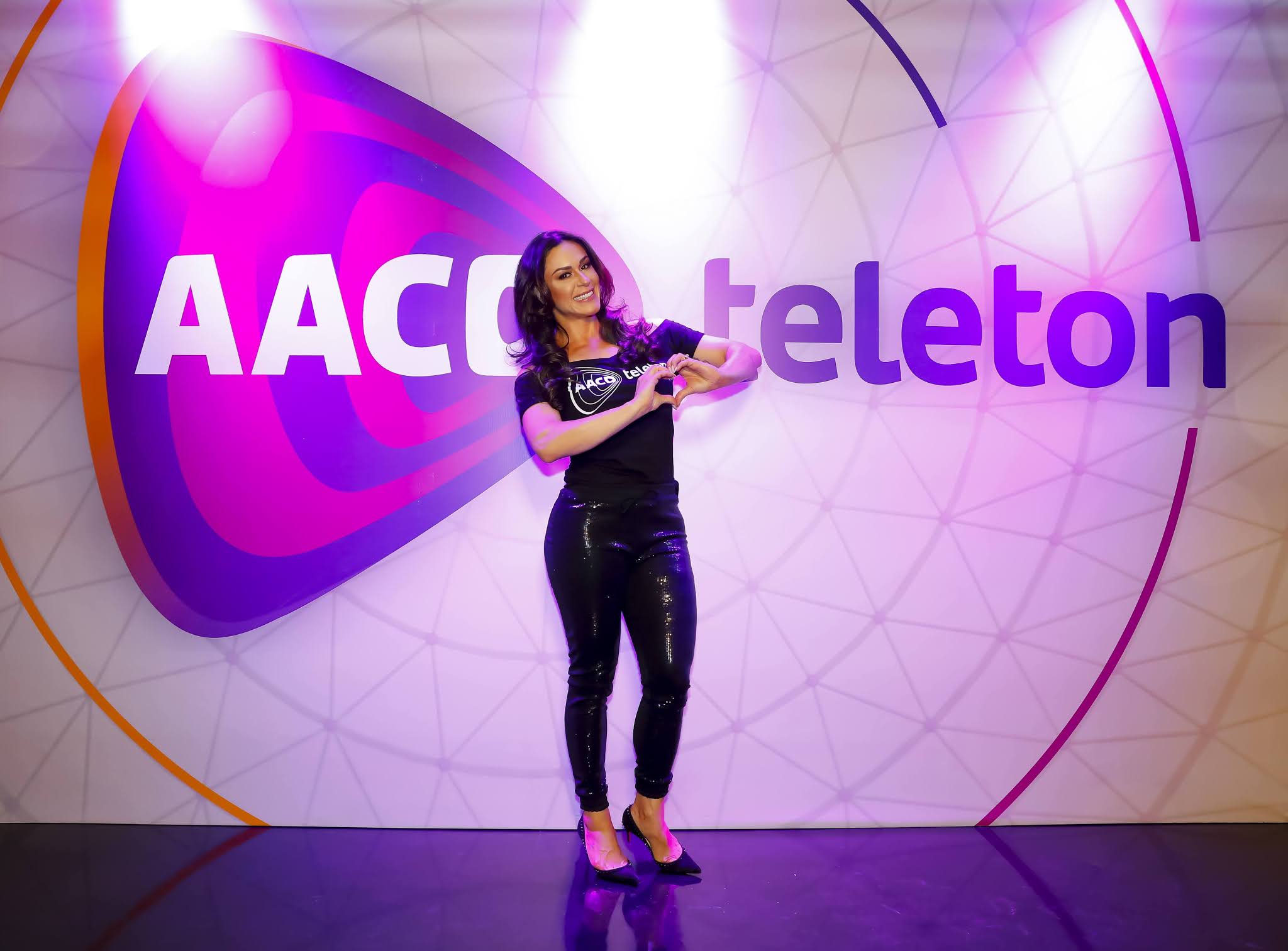 Nadja Haddad, Marlei Cevada e Gabriel Cartolano participam do Teleton Nadja Haddad, Marlei Cevada e Gabriel Cartolano participam do Teleton