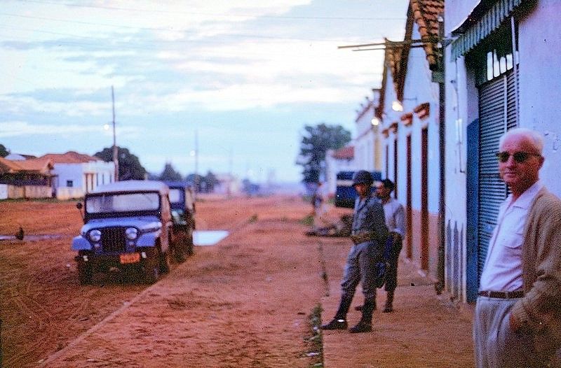 33 Fascinating Color Photos Capture Everyday Life of Brazil in the Mid