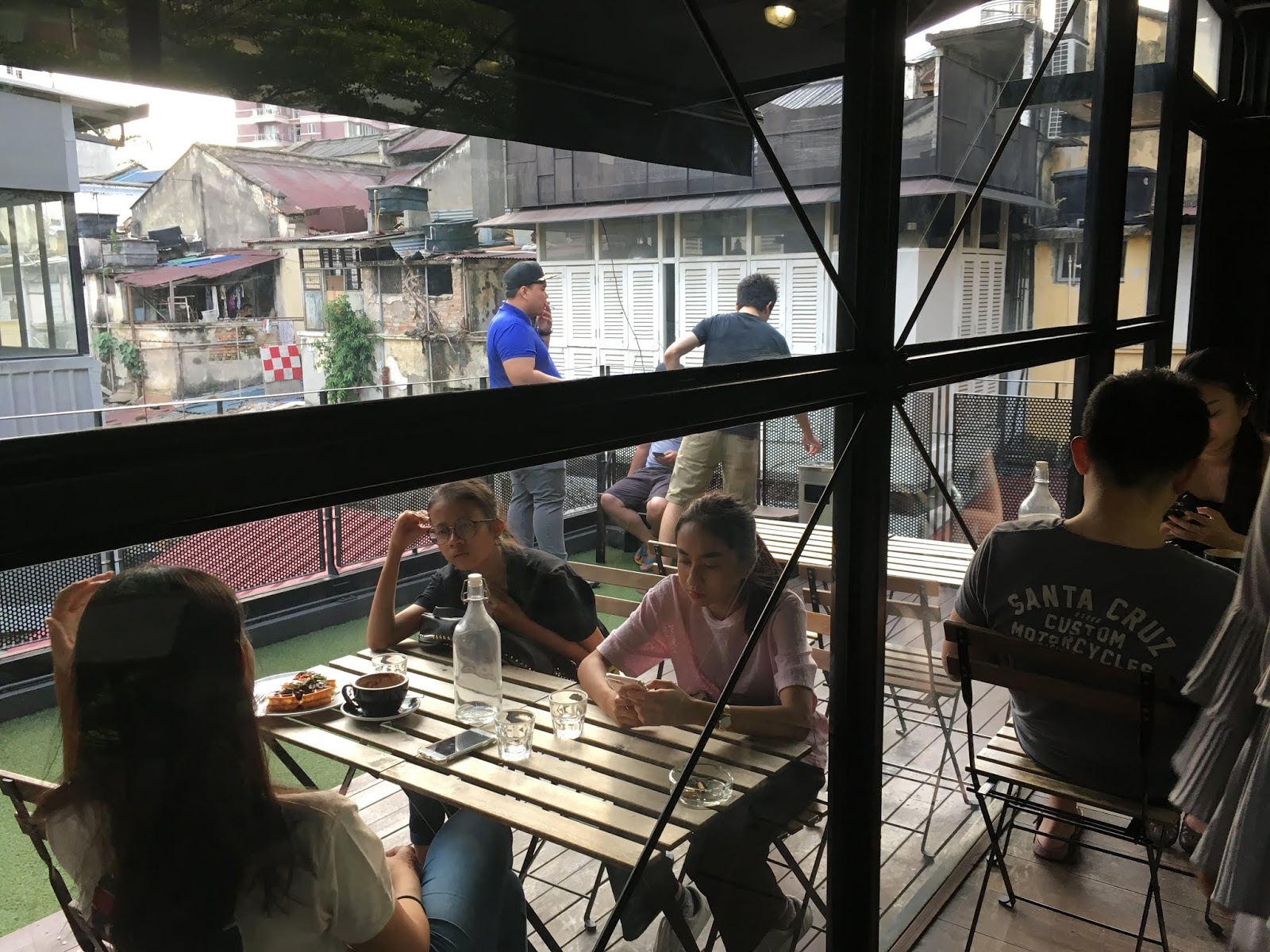 A W E K R E T R O . M Y EAT; VCR Cafe Hipster Bukit Bintang