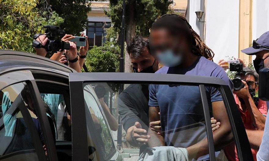 Υπόθεση Σεμέδο: «Ήταν παρέα 8-10 ατόμων, παρήγγειλαν δύο βότκες και δύο σαμπάνιες» Υπόθεση Σεμέδο: «Ήταν παρέα 8-10 ατόμων, παρήγγειλαν δύο βότκες και δύο σαμπάνιες»