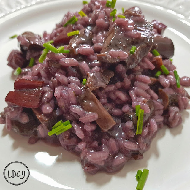 Risotto Al Vino Tinto Con Setas Y Jamón
