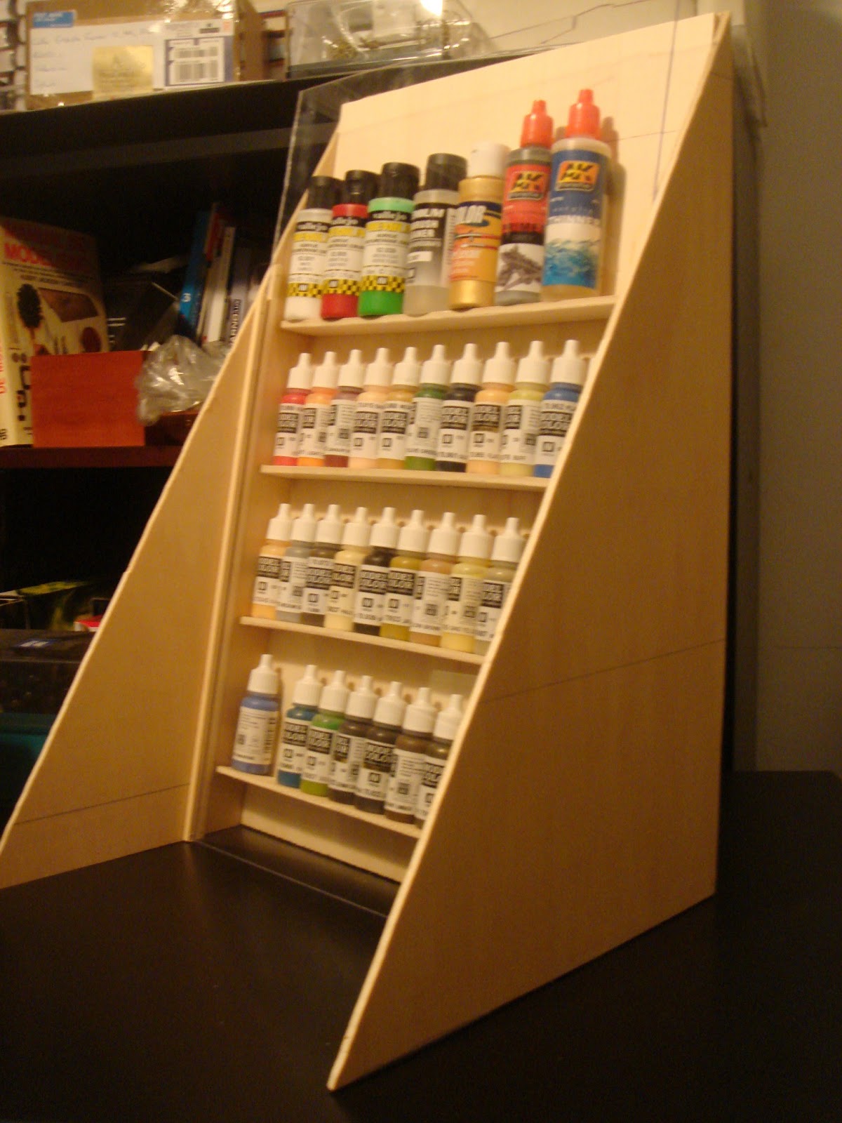 SLOT y más: Estanteria pintura