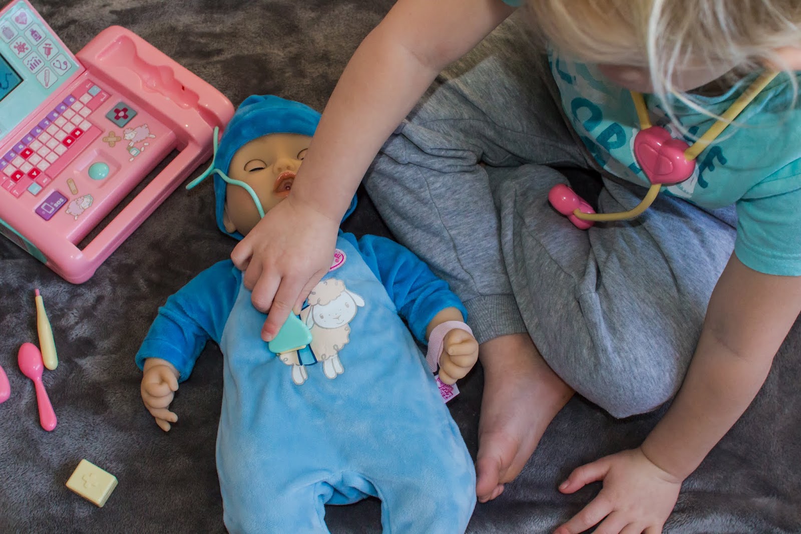 baby annabell medical scanner