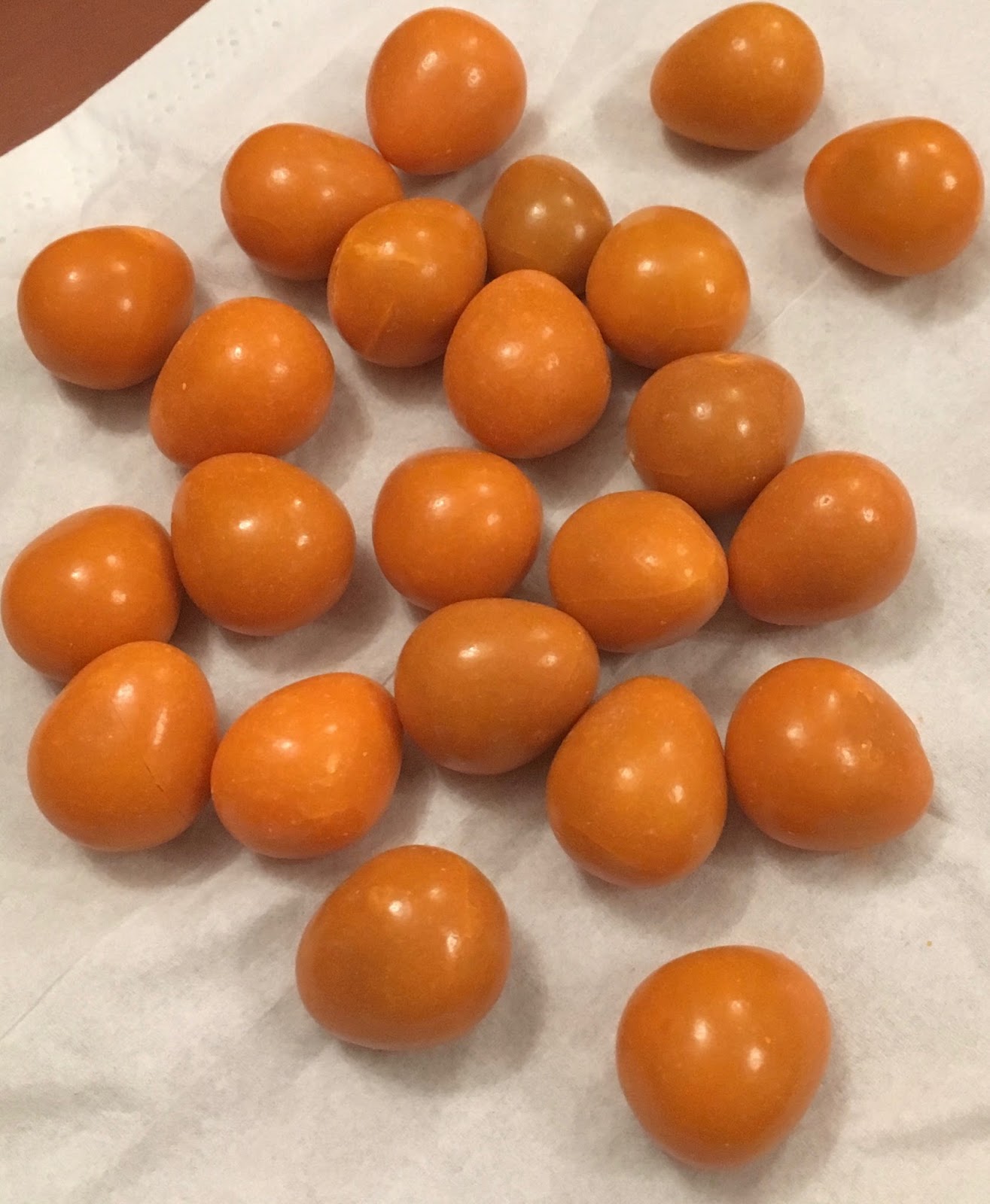 FOODSTUFF FINDS Smarties Mini Eggs New Orange Edition (WH Smiths) By