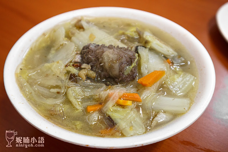 【晴光商圈美食】黃記魯肉飯。市場扛霸子排隊小吃 【晴光商圈美食】黃記魯肉飯。市場扛霸子排隊小吃