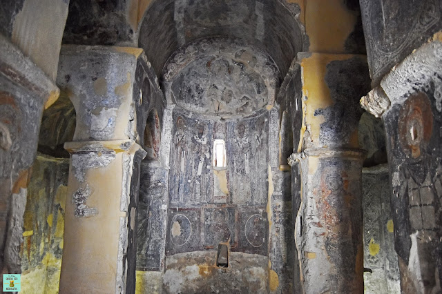 Interior iglesia St George Diasoritis en Halki, isla de Naxos (Grecia)