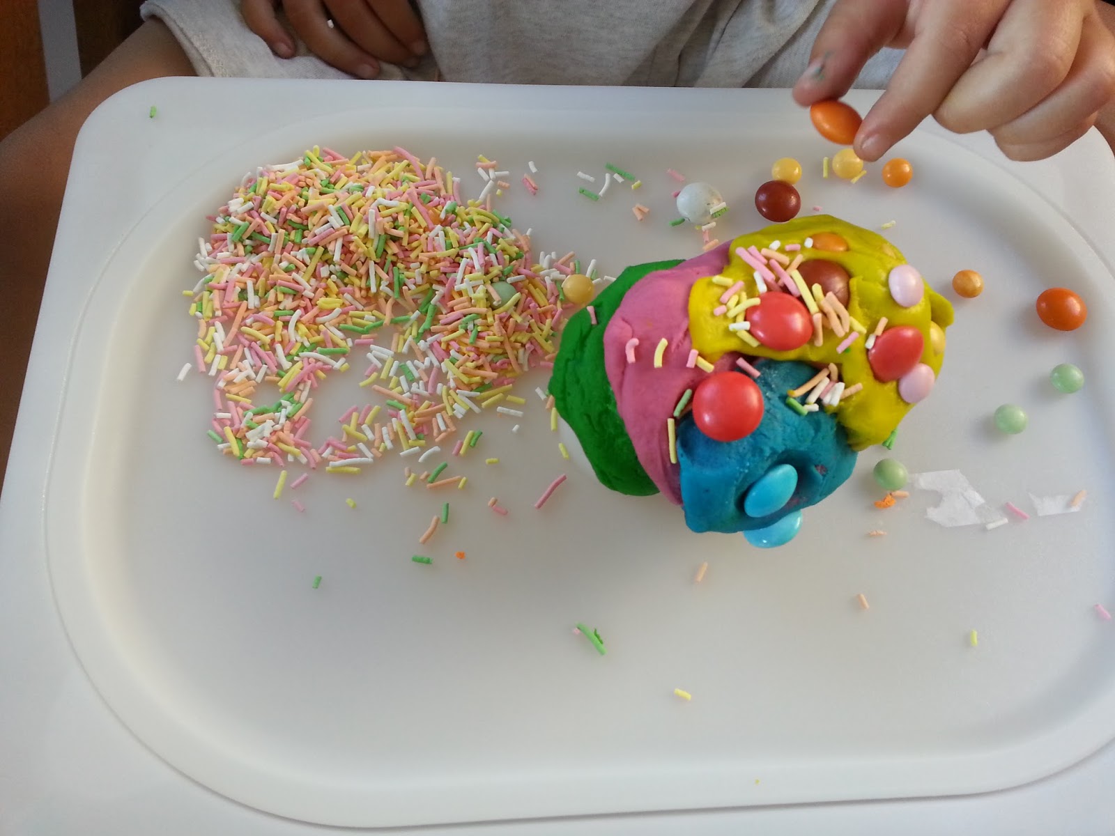 ECE�nin Keşif Günlüğü ev yapımı oyun hamuru