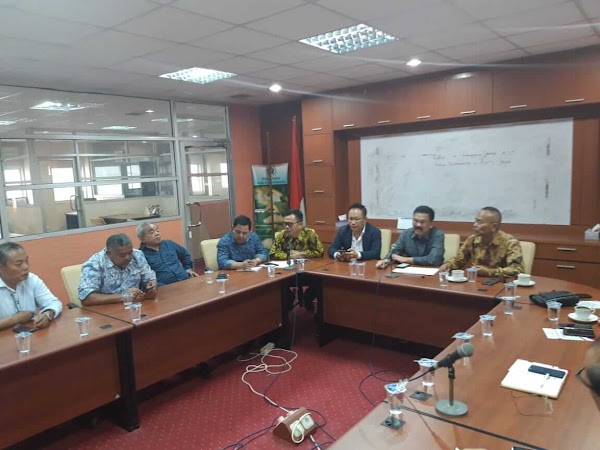 PWI Pusat Angkat Auri Jaya Jadi Ketua Panitia Pelaksana HPN 2020 PWI Pusat Angkat Auri Jaya Jadi Ketua Panitia Pelaksana HPN 2020