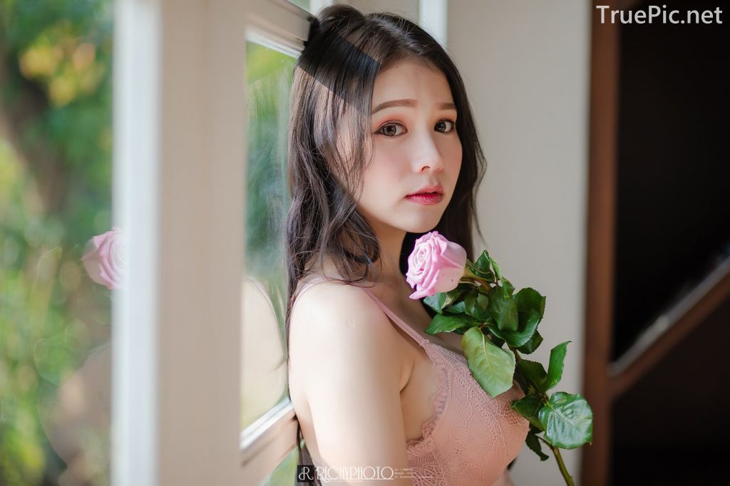 Image-Thailand-Cute-Model-Tuktick-Ponthip-Tantisuwanna-Girl-On-Flower-TruePic.net- Picture-40
