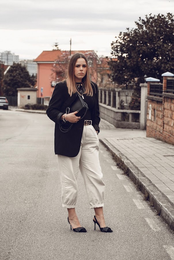 Outfit con pantalones slouchy